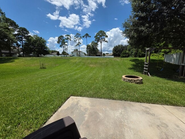 Building Photo - Large Home On Cul-De-Sac!