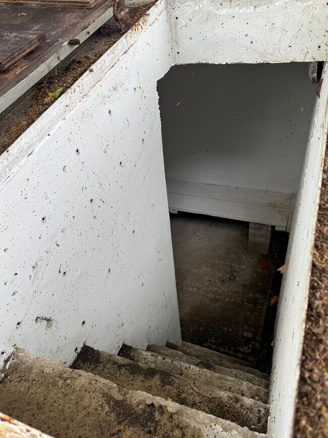 Building Photo - Kellysville 2 bedroom Plenty of Parking, Large fenced yard