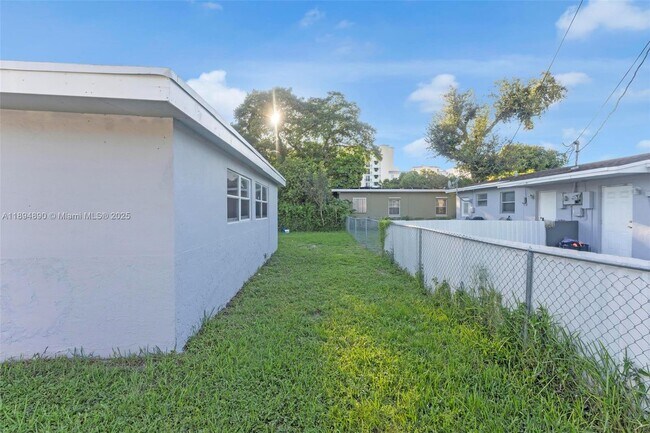 Building Photo - 3051 NW 77th St