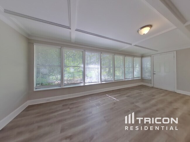 Building Photo - 1459 Chaseway Cir