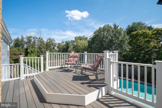 Building Photo - 1615 Spottsworth Way