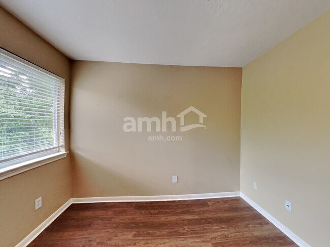 Building Photo - 10006 Tulip Trails Ct