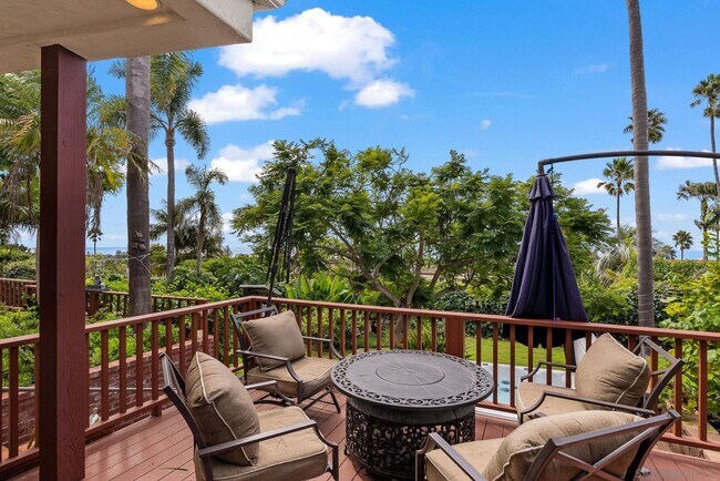 Building Photo - 701 N Granados Ave