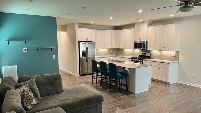 Building Photo - 331 Park Meadows Dr