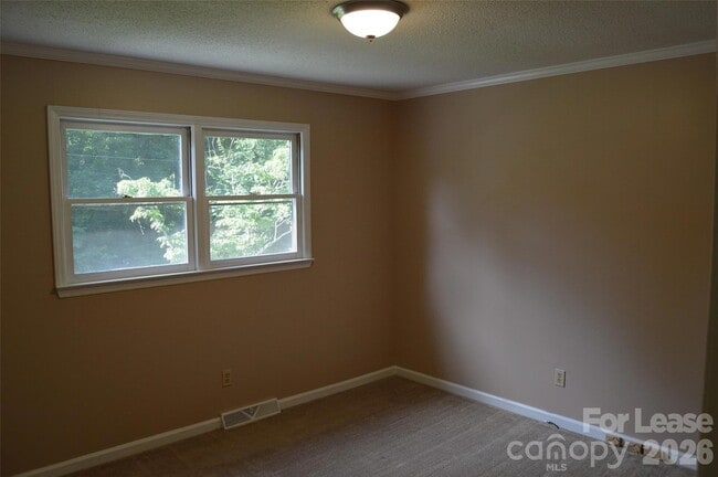 Building Photo - 135 Sherrill Ln