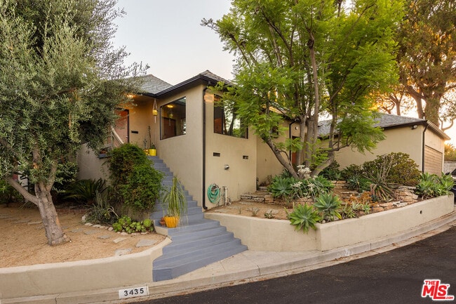 Building Photo - 3435 Verdugo Vista Terrace