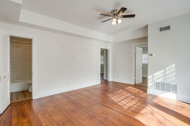 Building Photo - Large Newly Remodeled Home in Historic Fairmont- 4 Bedroom, 2 Bath- 76104