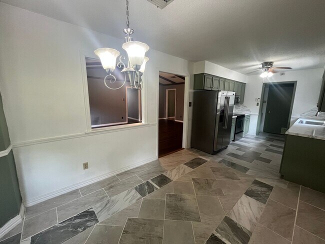 Building Photo - Sherwood Rental