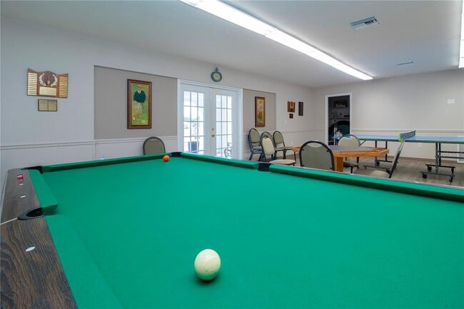 Building Photo - 802 Buttonwood Dr