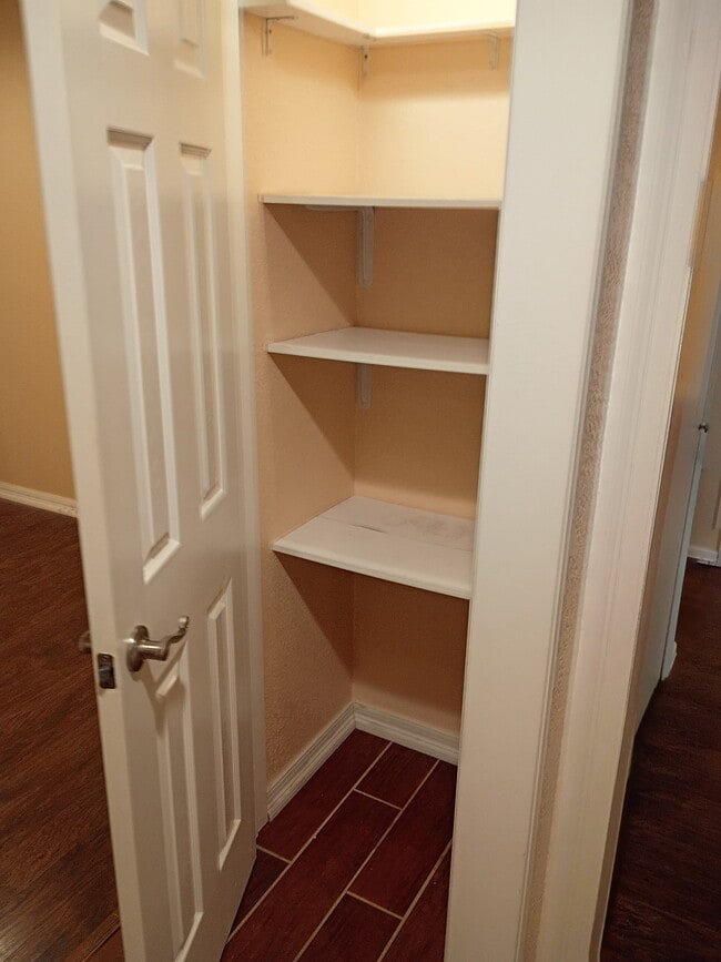 Building Photo - 4404 Monna St