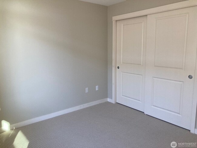 Building Photo - Harbor Square Condominium