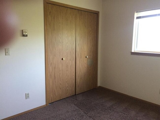 Building Photo - 504 Winnie Way