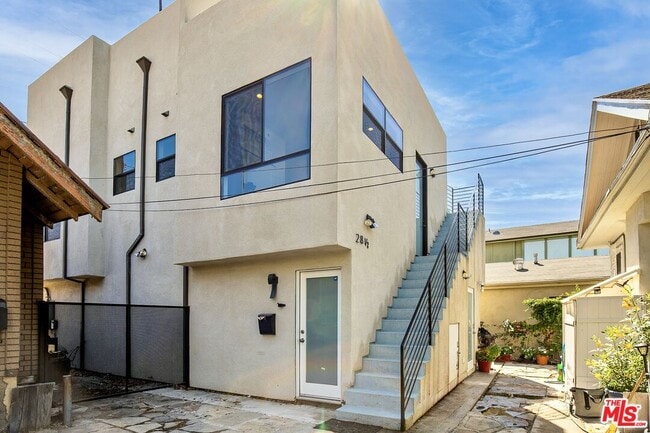 Building Photo - 28 Ozone Ave