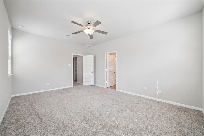 Building Photo - 1514 Lakeline Oak Dr