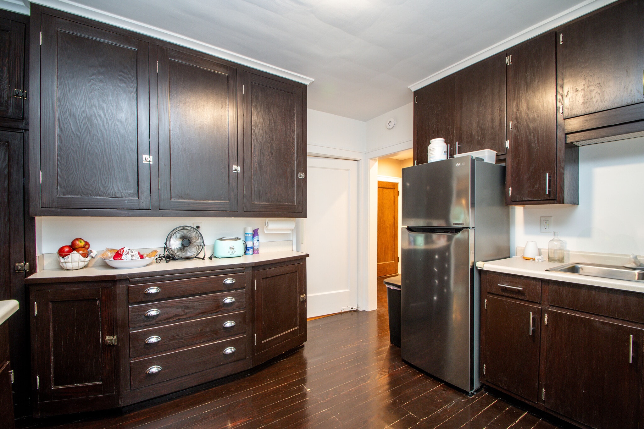 Building Photo - 1411 W Barker Ave