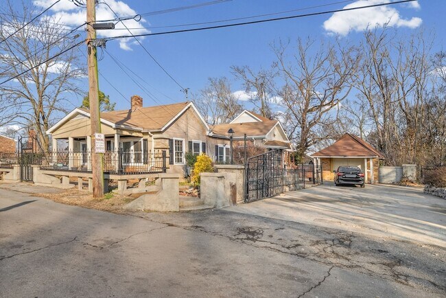 Building Photo - 211 St John St