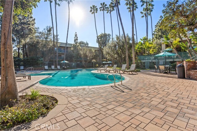 Building Photo - 576 N Bellflower Blvd