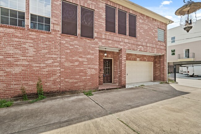 Building Photo - 3410 Honsinger St