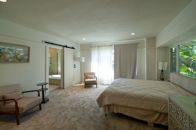 Building Photo - 6407 Dix St