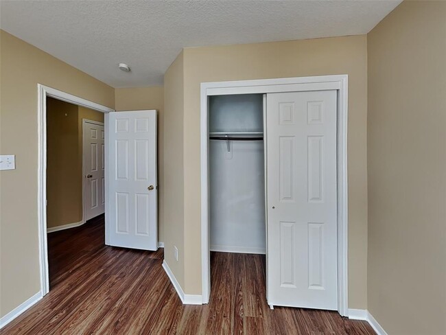 Building Photo - 3642 Apple Dale Dr