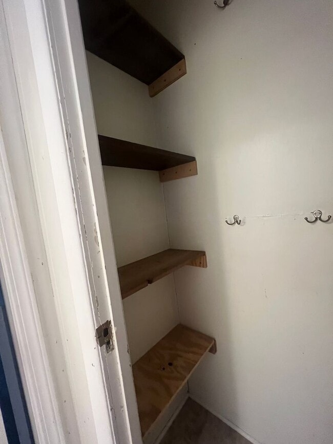 Building Photo - 2BR 1BA House for Rent