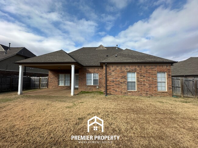 Building Photo - 2274 Southern Woods Dr