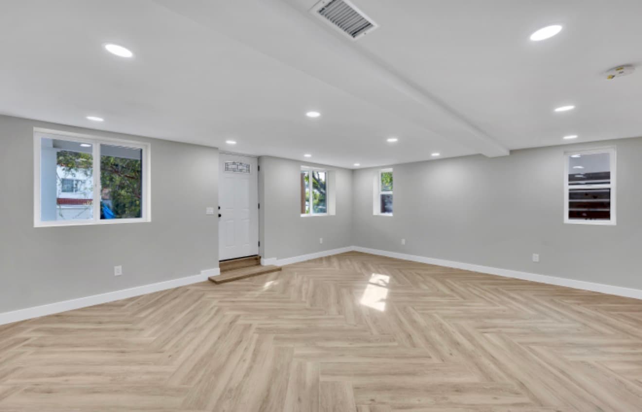 Building Photo - 1223 N Ave 45