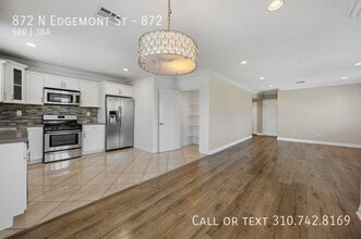 Building Photo - 872 N Edgemont St
