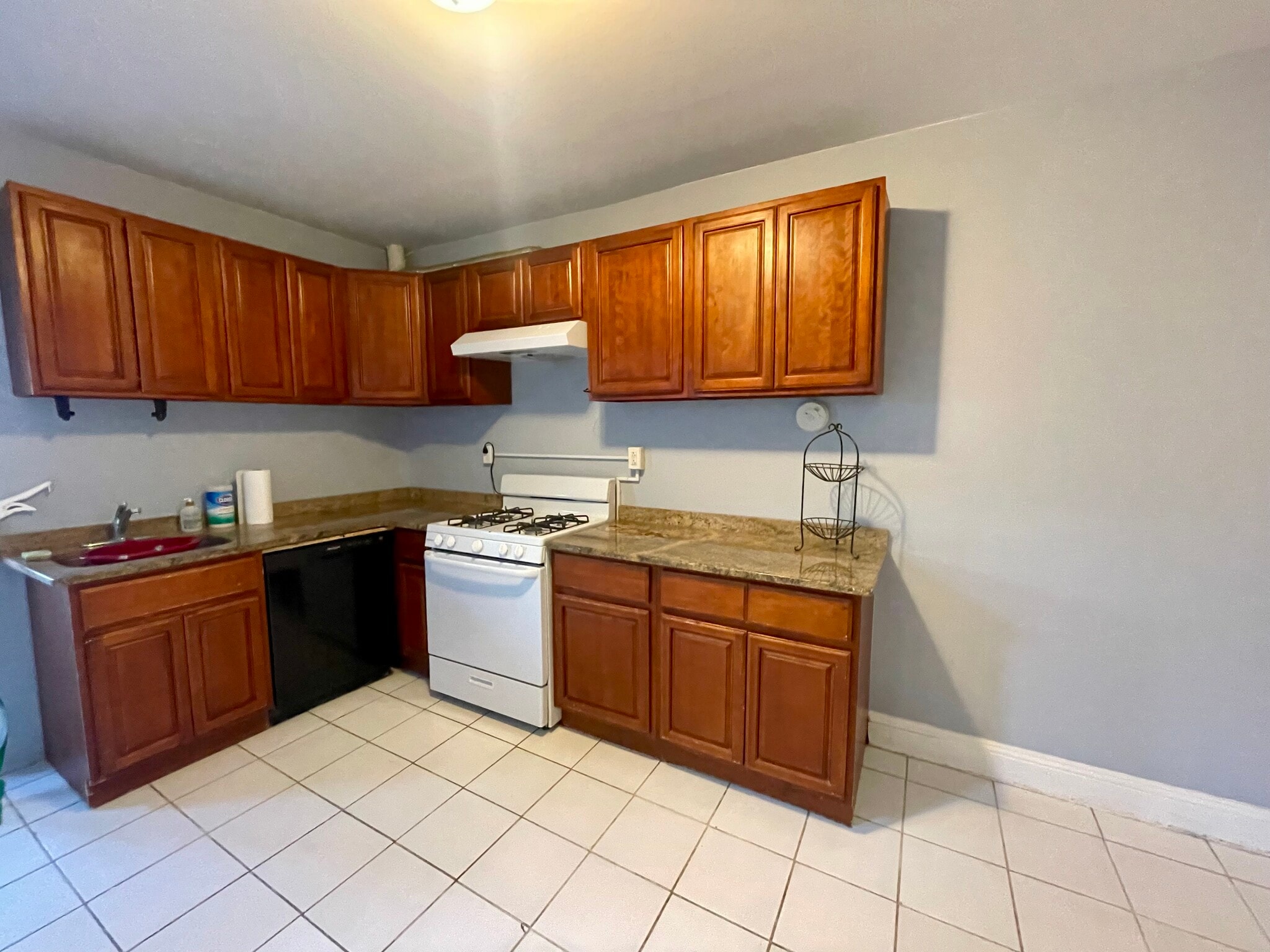 Building Photo - 3033 Chatham St