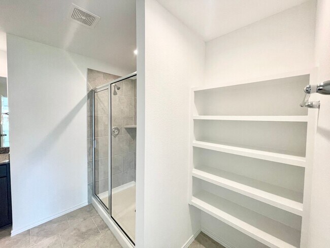 Building Photo - 7515 Cattle Walker Ct
