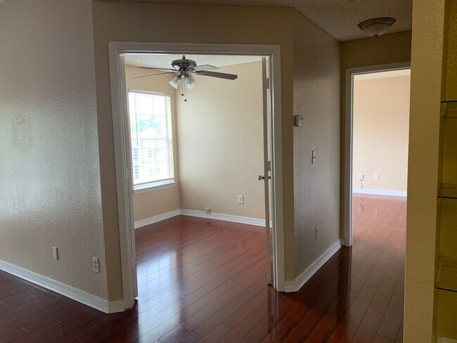 Building Photo - 2550 N Alafaya Trail