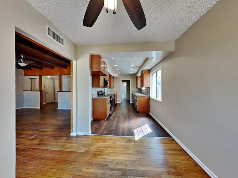 Building Photo - 14249 Minnehaha St