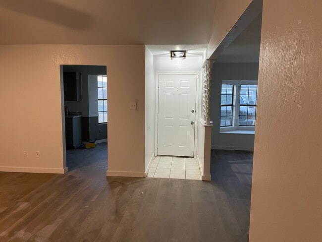 Building Photo - 2907 Roosevelt Ave