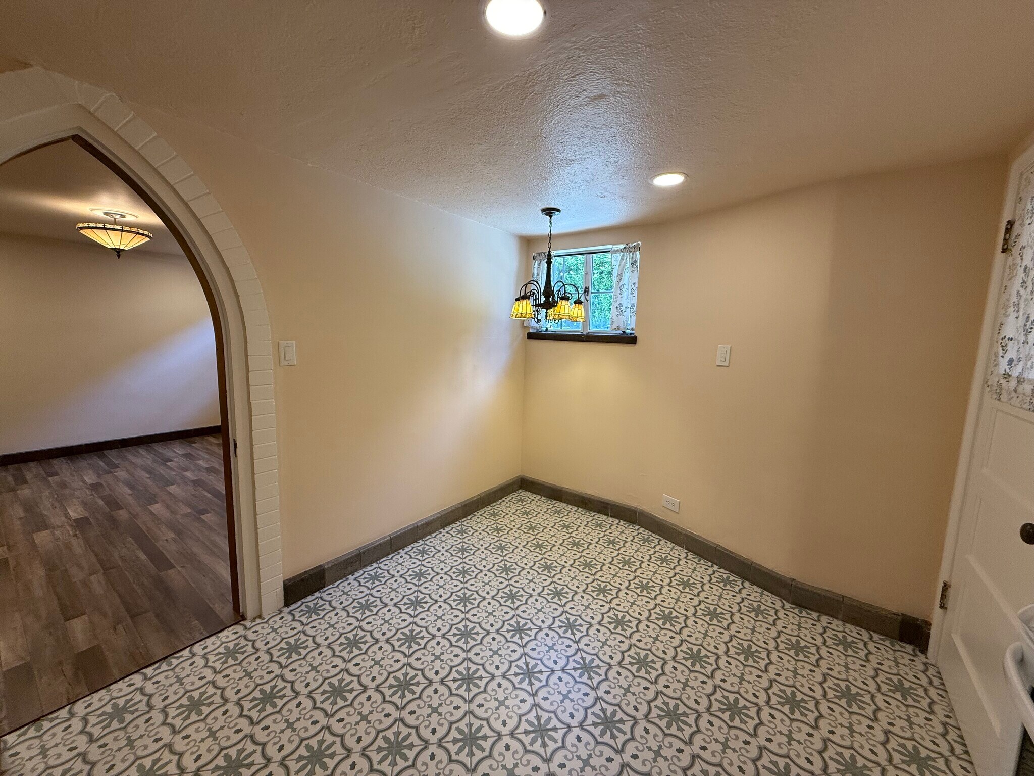 Building Photo - 452 S 800 E