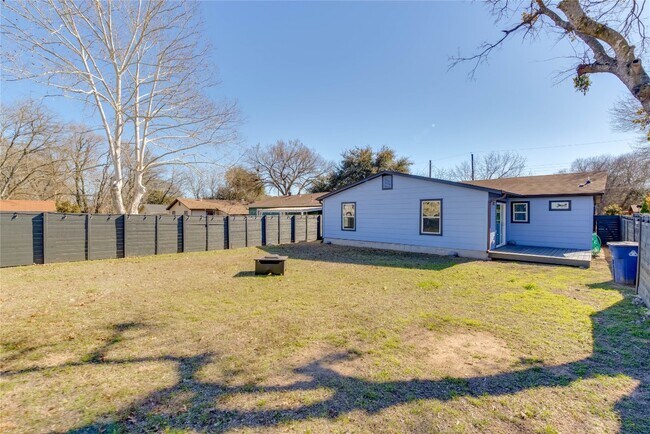 Building Photo - 4702 Bandera Rd