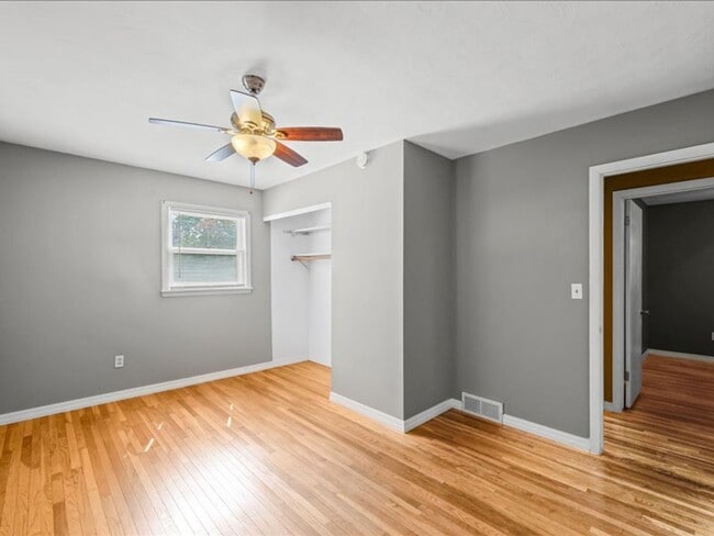 Building Photo - Get $725 off your security deposit OR $250...