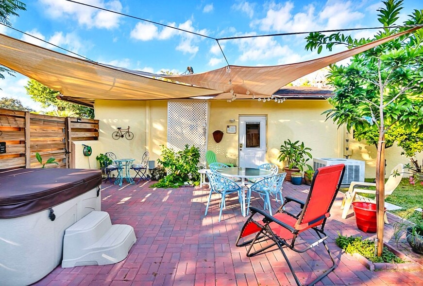 Building Photo - 5880 SW 32nd Terrace