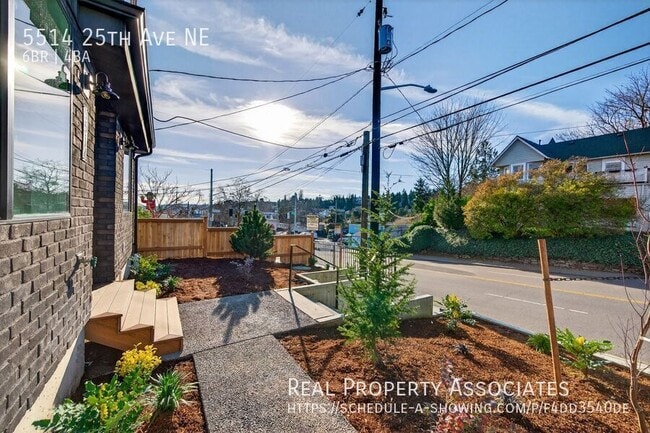Building Photo - 5514 25th Ave NE