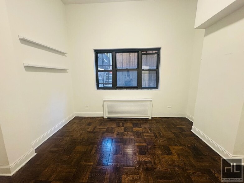 Primary Photo - EAST 35 STREET