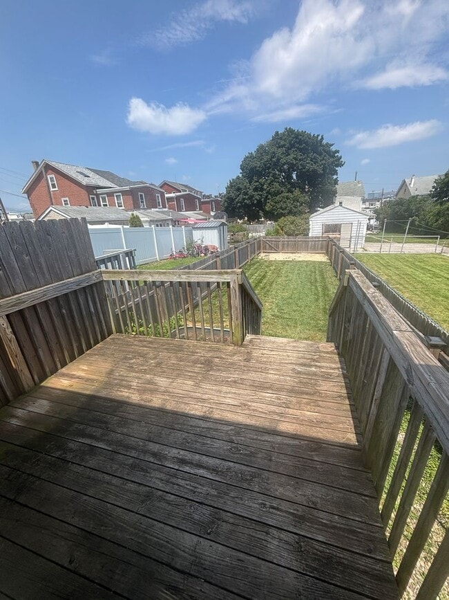 Building Photo - Charming 3-Bedroom Home in Desirable Bridg...