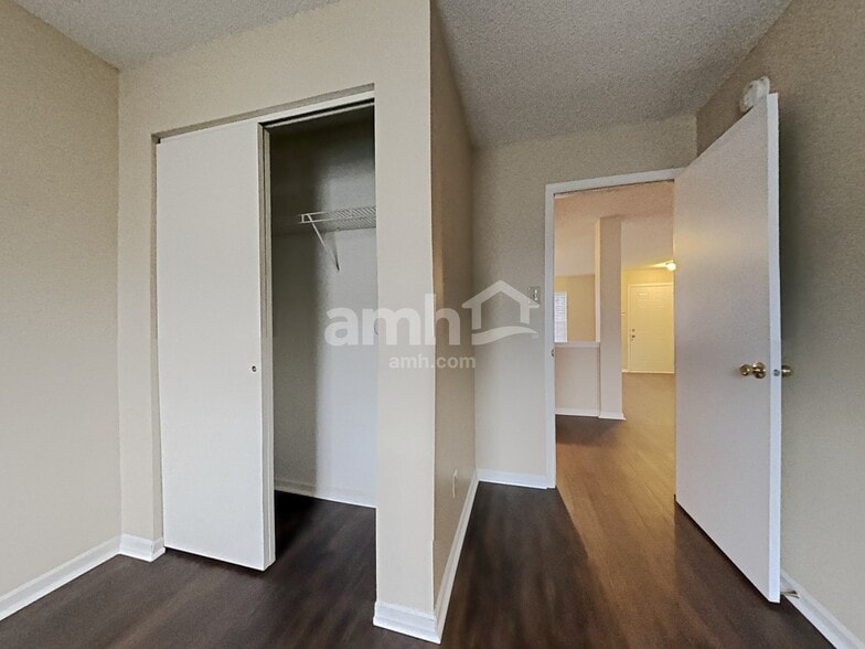 Building Photo - 1545 Fortner Dr