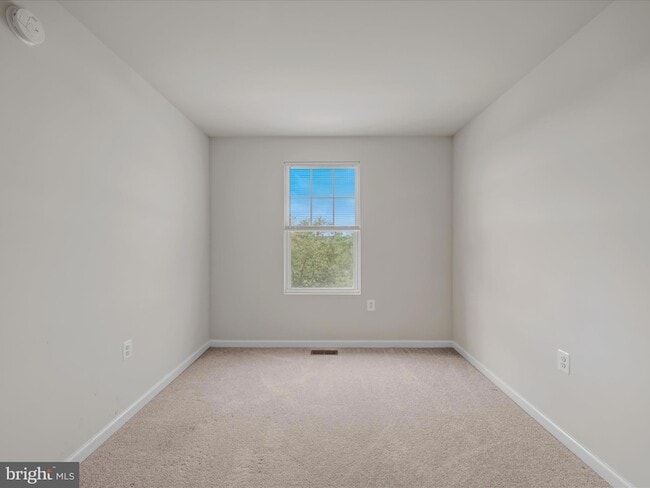 Building Photo - 179 Presidents Pointe Ave