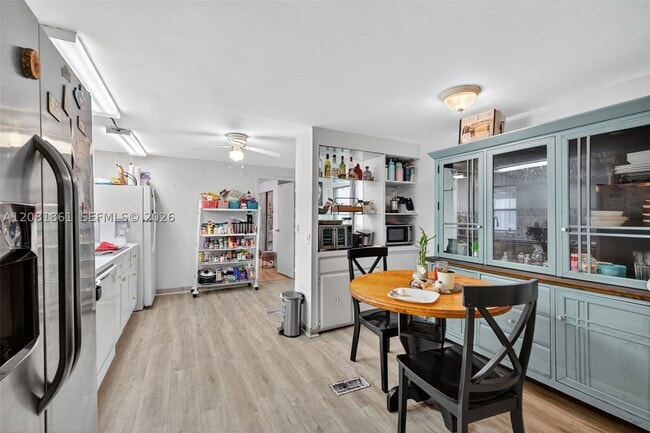 Building Photo - 2430 SW 53rd St