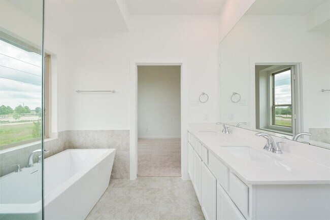 Building Photo - 6551 Scarlet Pond Ln