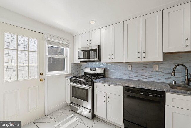 Building Photo - 1233 Halstead Rd