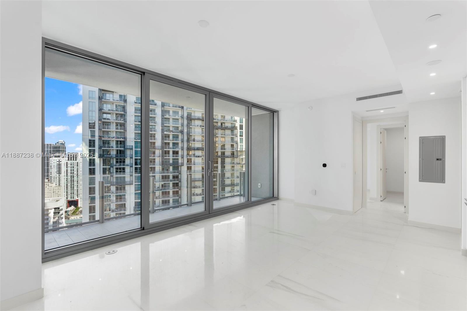 Building Photo - 300 Biscayne Boulevard Way