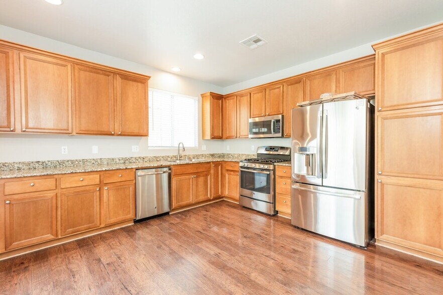 Building Photo - 8024 Aztec Basin Ave