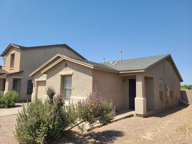 Building Photo - Charming 2-bedroom, 1-bathroom washer/dryer