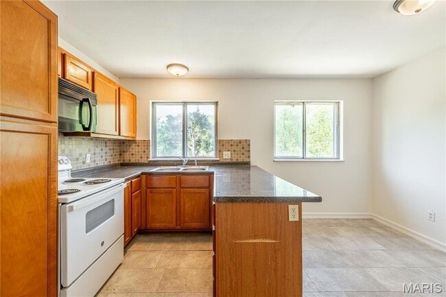 Building Photo - 3025 Pembroke Ln