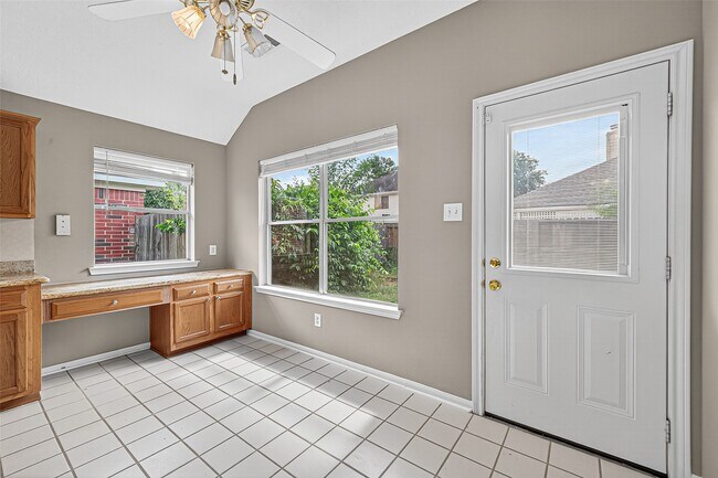 Building Photo - 2143 Mossy Trail Dr